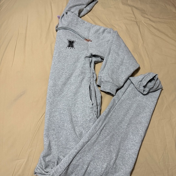 Forever Savage Hooded Onesie size S excellent condition. - Picture 11 of 13